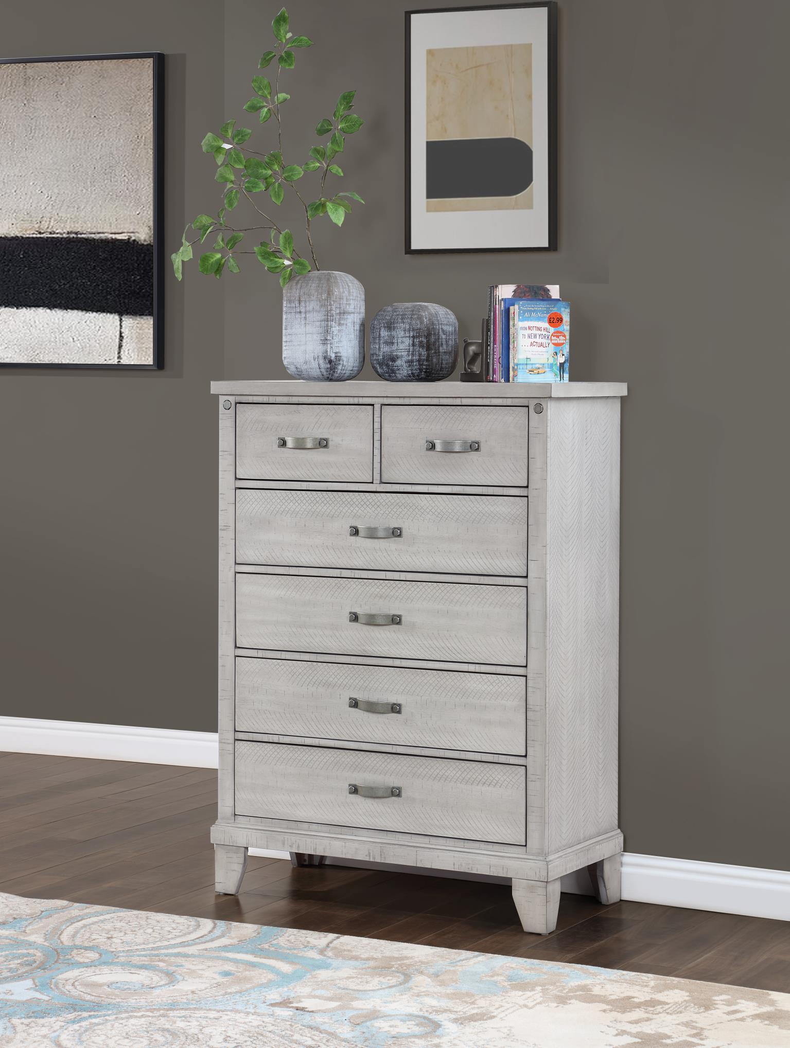 QUEEN BED-DRESSER-MIRROR view 5