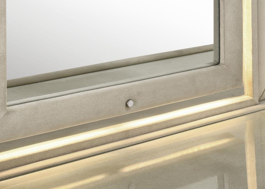 Lorient 4-piece Eastern King Bedroom Set Ivory and Camel view 13