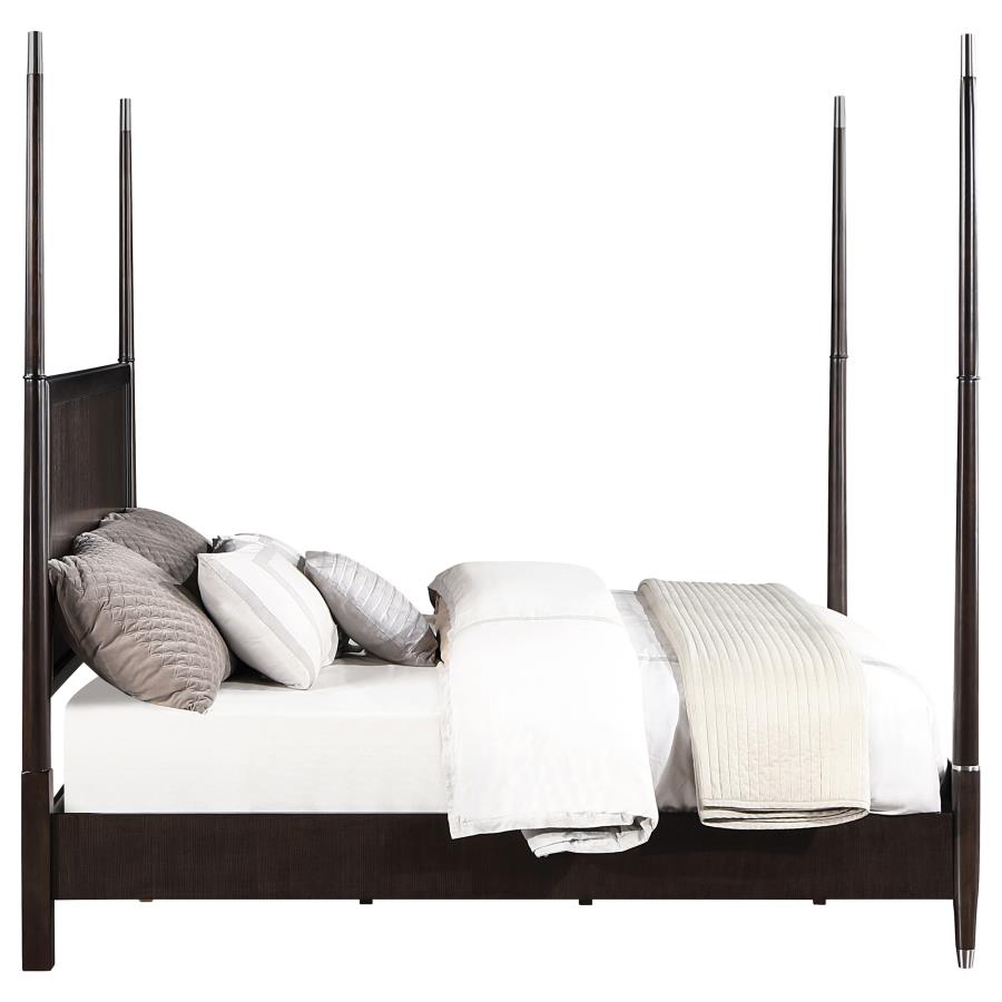 Emberlyn Wood Queen Poster Bed Brown view 8