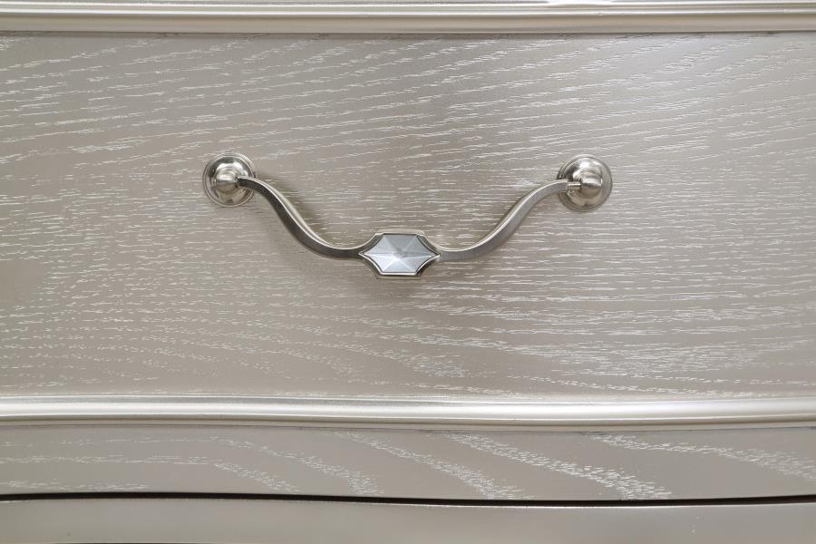 Evangeline 3-drawer Nightstand Silver Oak view 13