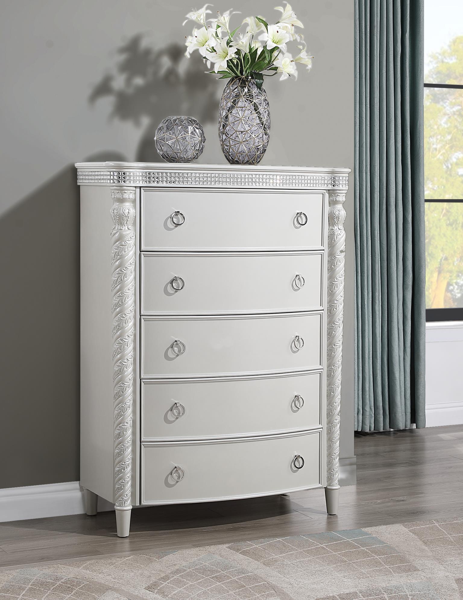 QUEEN BED - DRESSER - MIRROR view 8