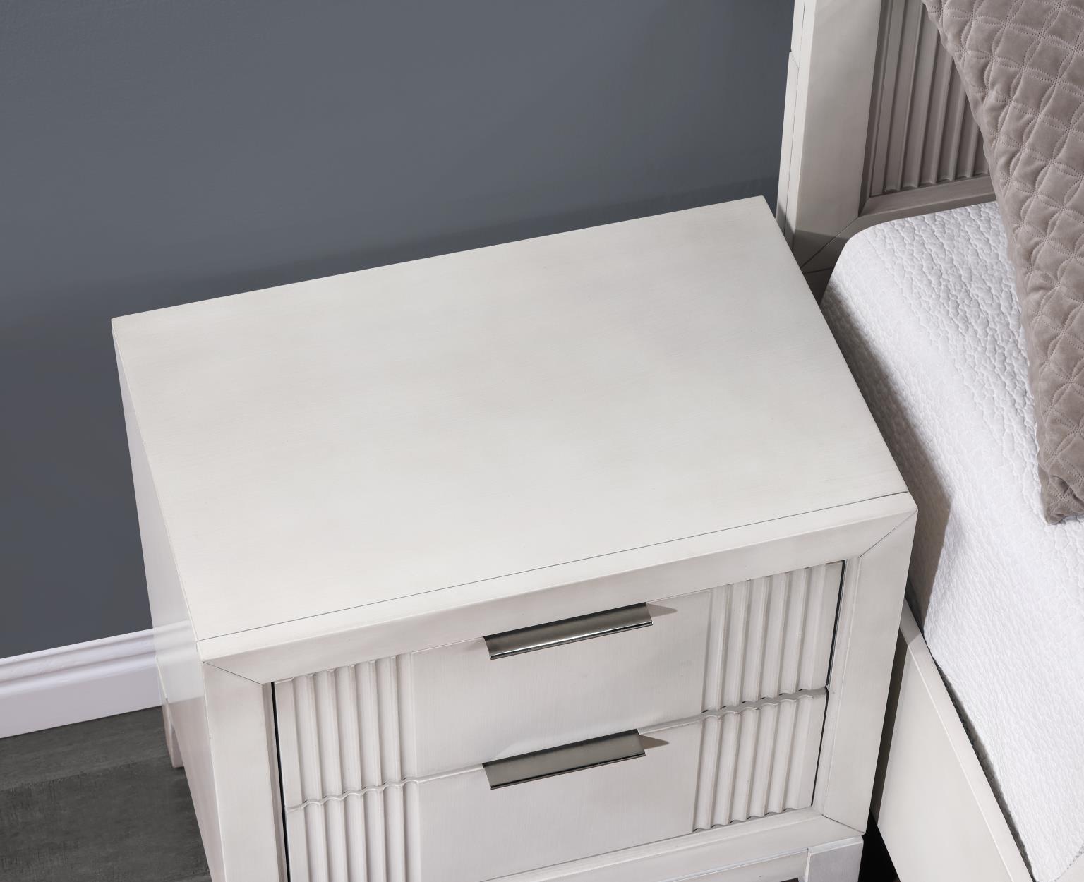 KING BED-DRESSER-MIRROR view 8