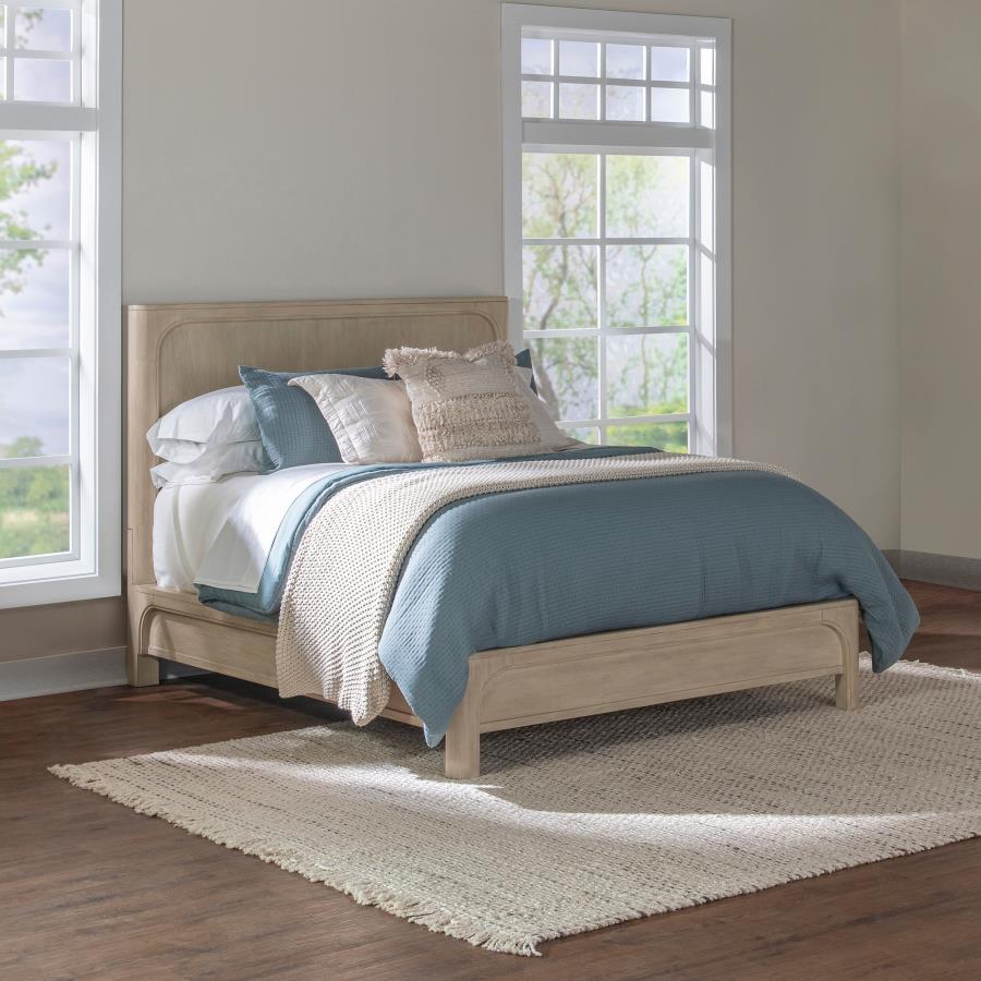 Solano 56-inch Eastern King Panel Bed Weathered Mango view 2