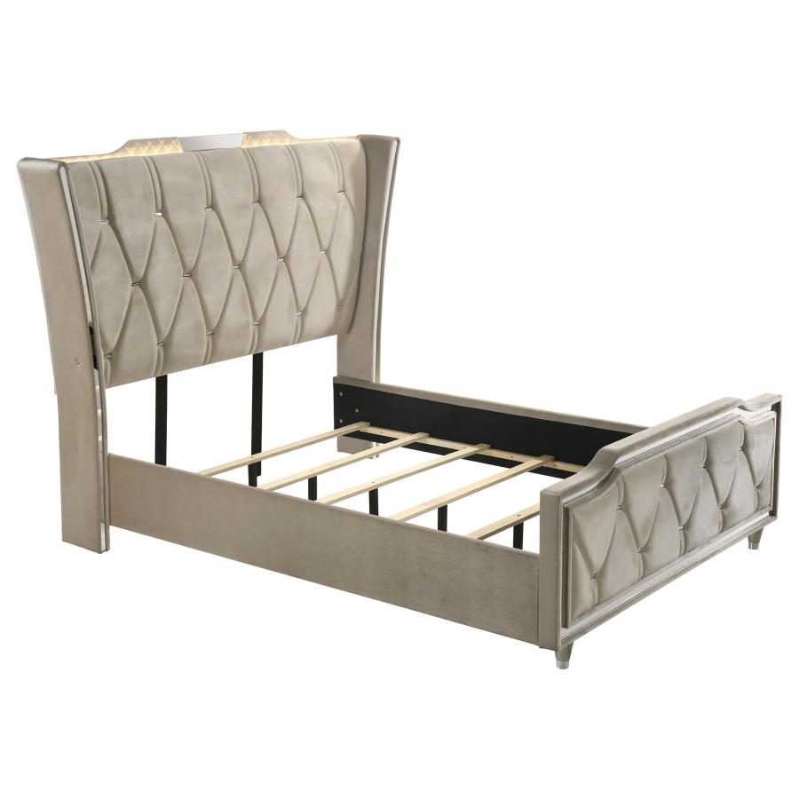 Lorient 4-piece Queen Bedroom Set Ivory and Camel view 3