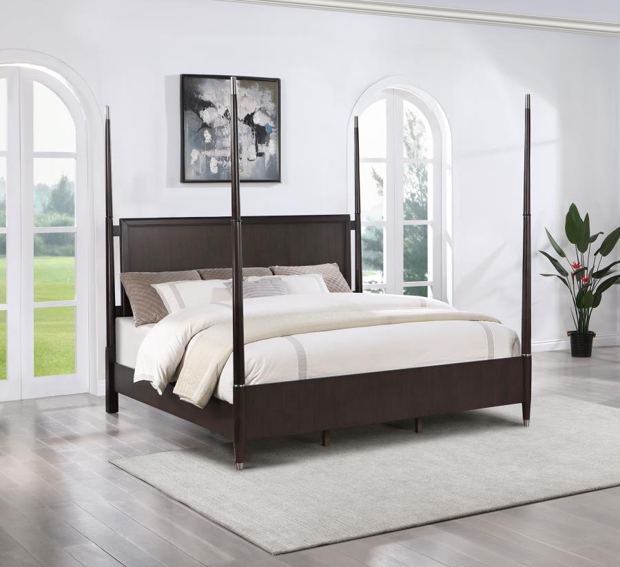 Emberlyn Wood Queen Poster Bed Brown view 2
