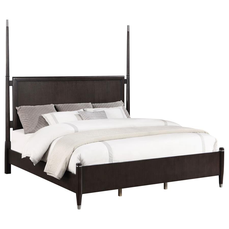 Emberlyn Wood Queen Poster Bed Brown view 6