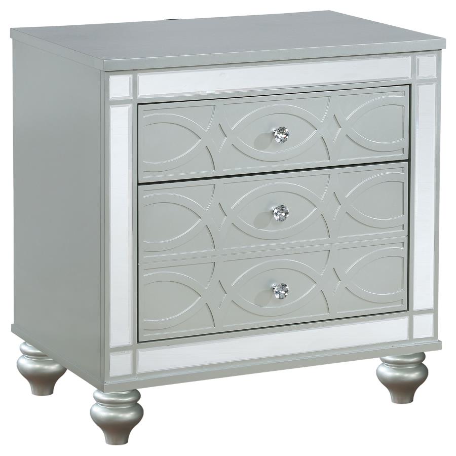 Gunnison 4-piece Queen Bedroom Set Silver Metallic view 5