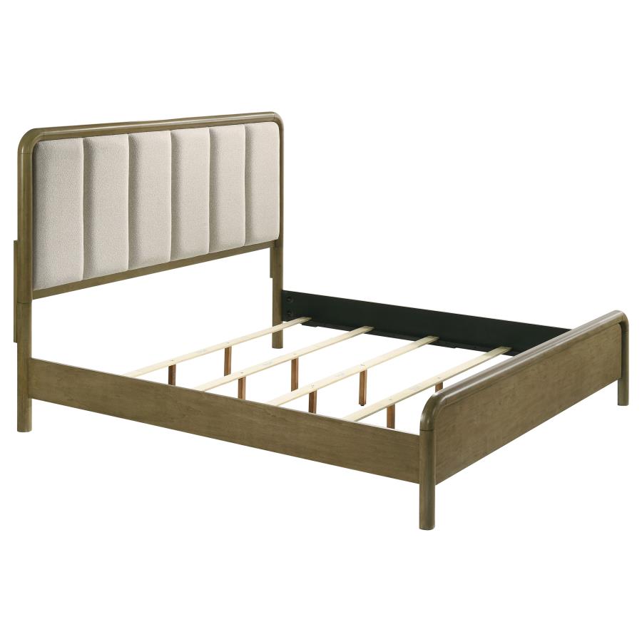 Amsbury 4-piece Eastern King Bedroom Set Nutmeg view 3