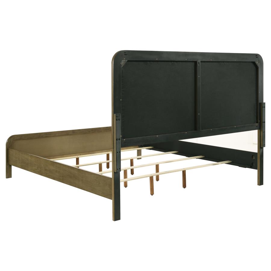 Amsbury 4-piece Eastern King Bedroom Set Nutmeg view 4
