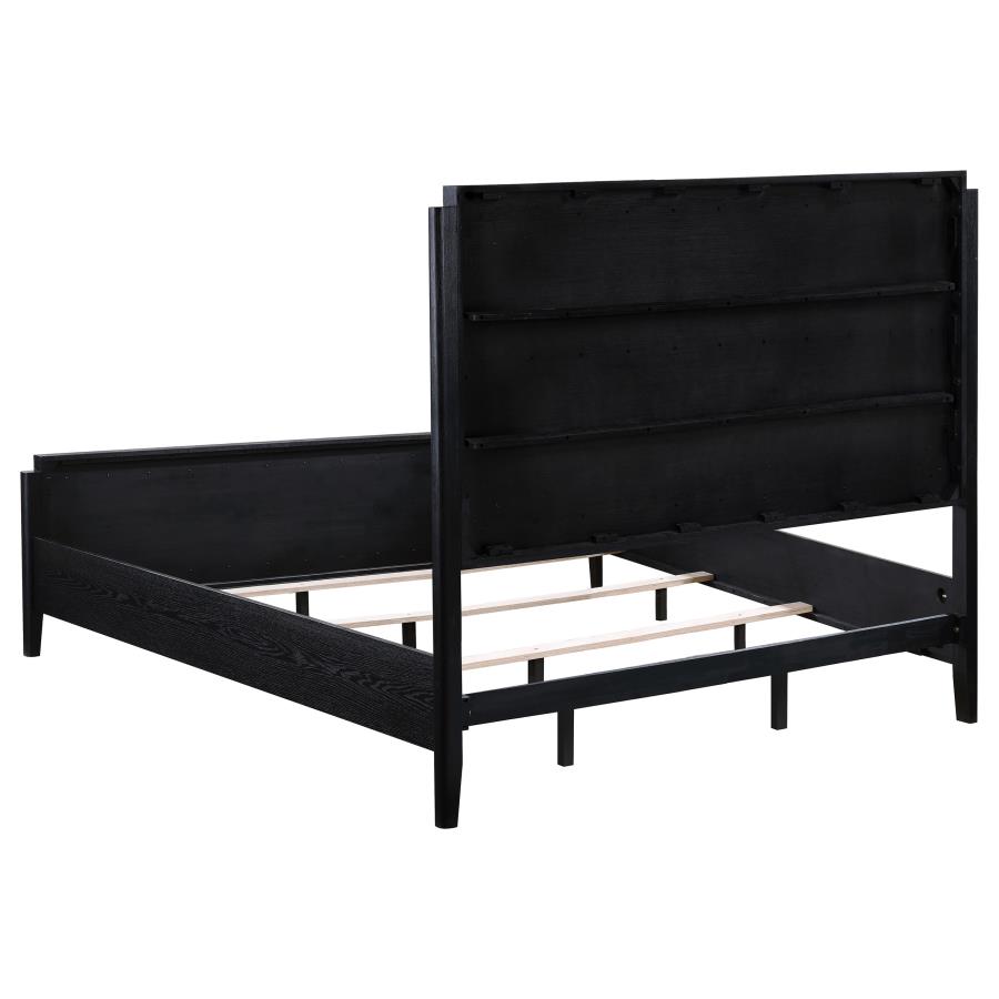 Brookmead 4-piece Upholstered Eastern King Bedroom Set Black view 4