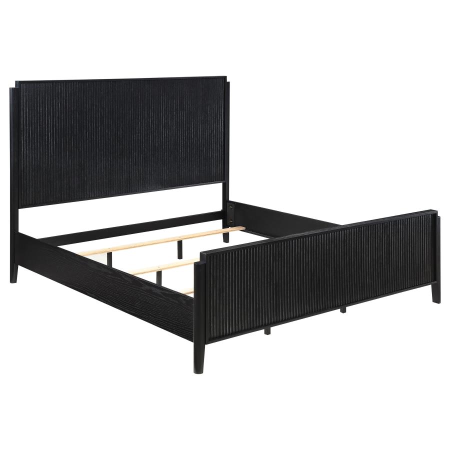 Brookmead 5-piece Eastern King Bedroom Set Black view 3