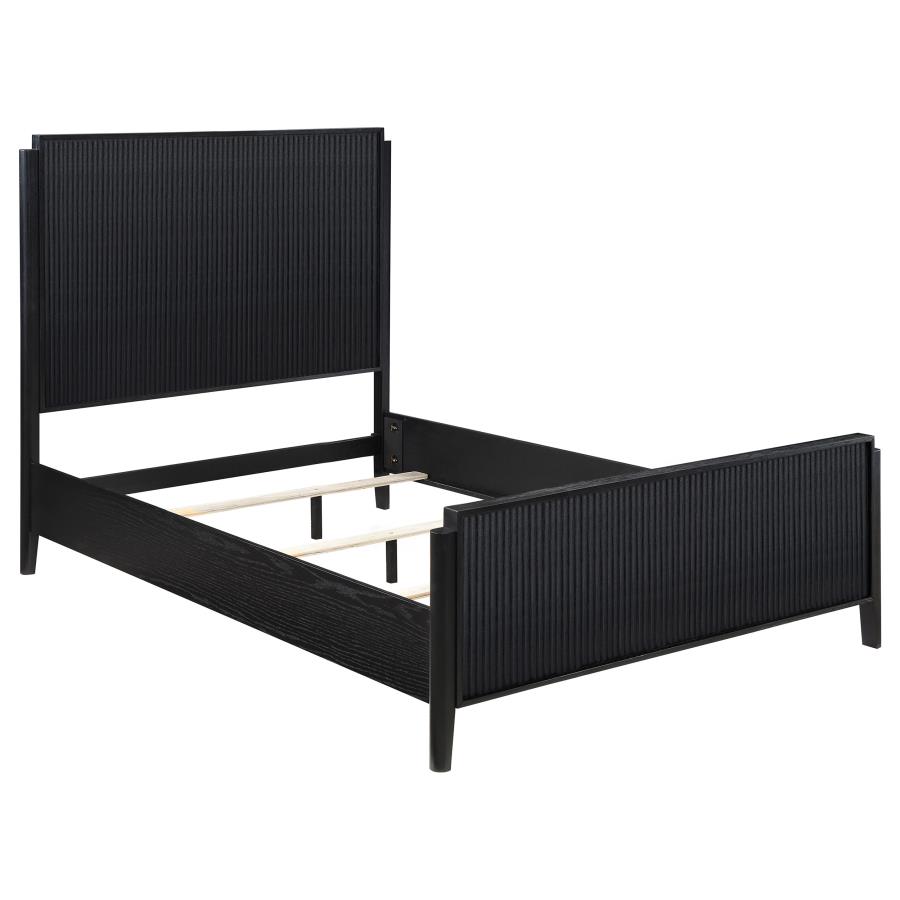 Brookmead 5-piece Queen Bedroom Set Black view 3