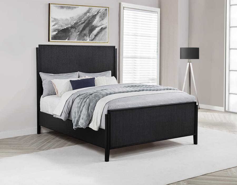 Brookmead Wood Queen Panel Bed Black view 2