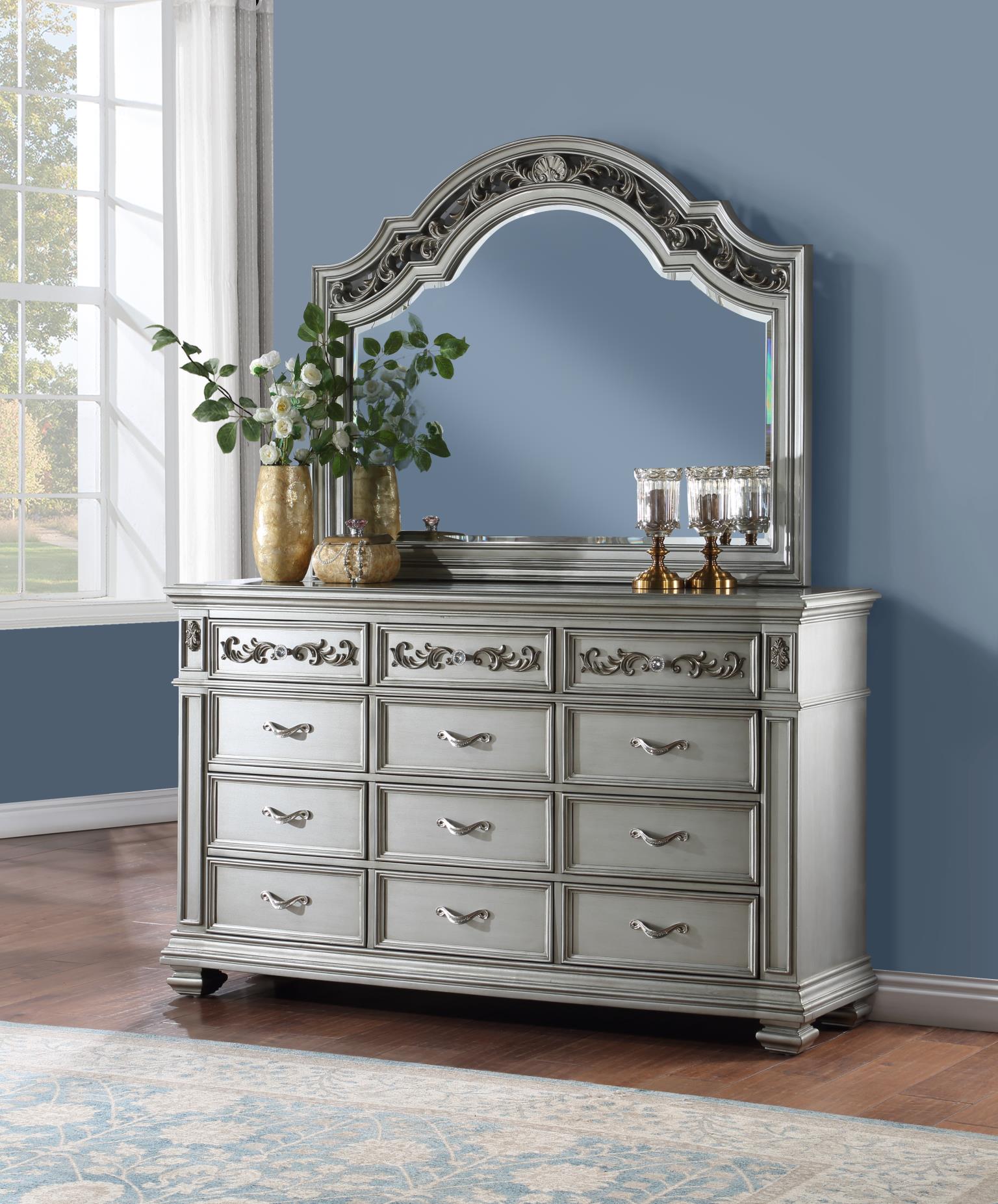 QUEEN BED - DRESSER - MIRROR view 6