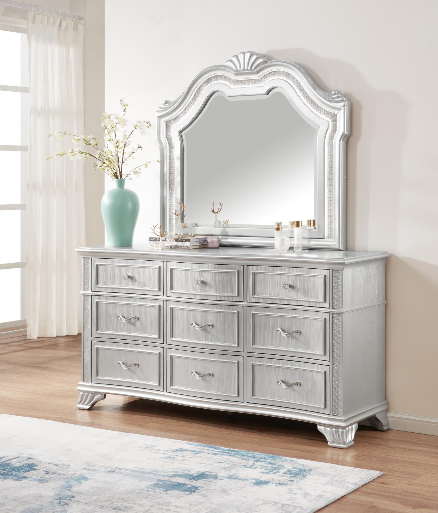 QUEEN BED-DRESSER-MIRROR view 4