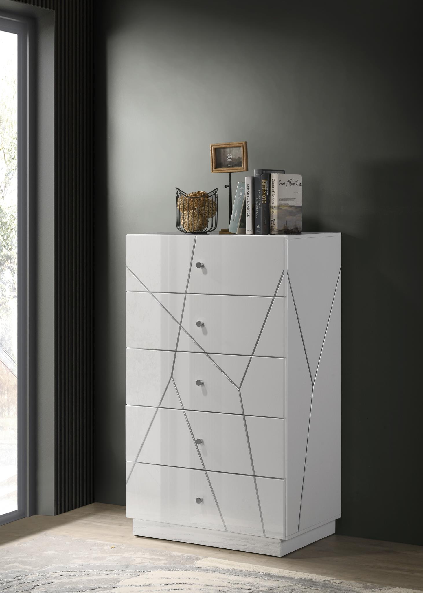 WHITE/GRAY LINE QUEEN BED view 6