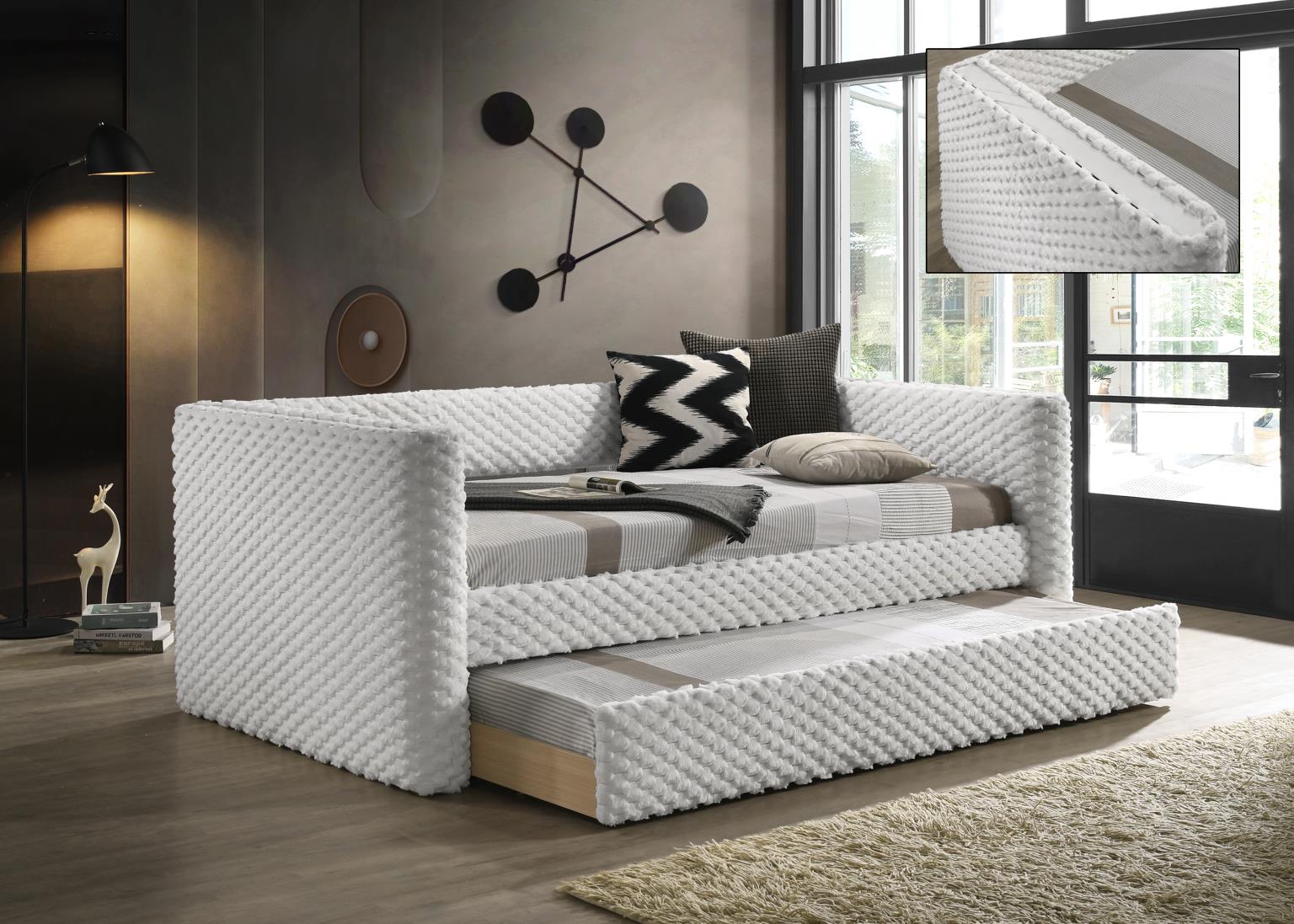 WHITE DAYBED view 2